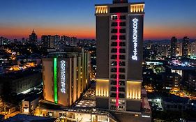 Summit Hotel Monaco
